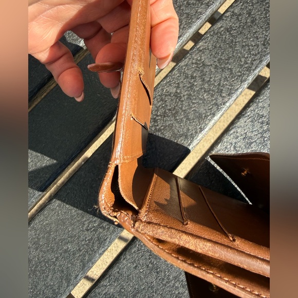 Louis Vuitton Caramel Vernis Monogram Compact Wallet - Picture 7 of 9